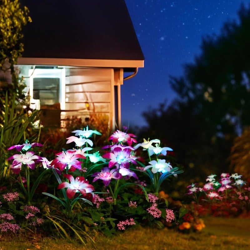 Solar-Powered Blooming Lily Flowers Lights